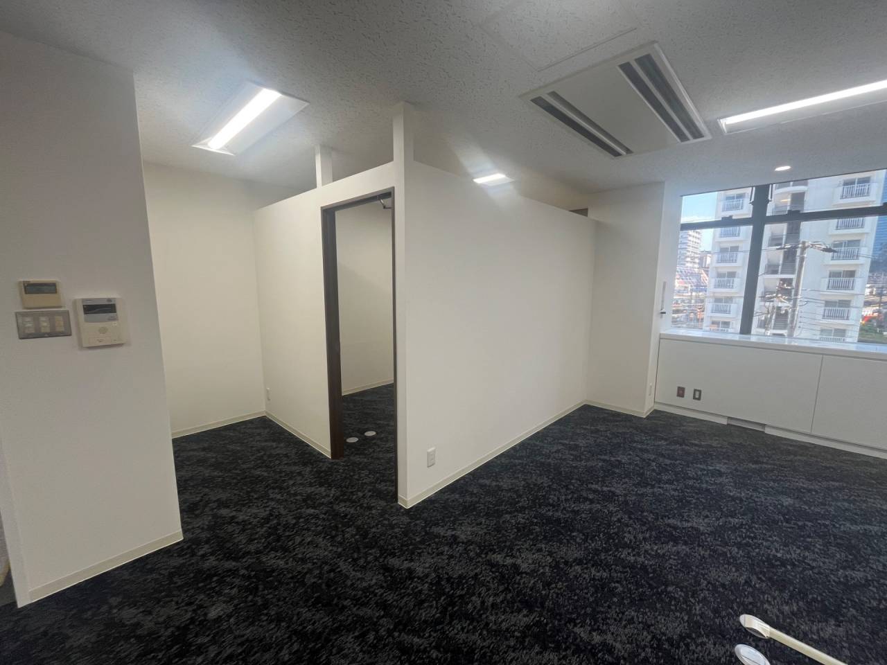 オフィス新装　間仕切造作工事